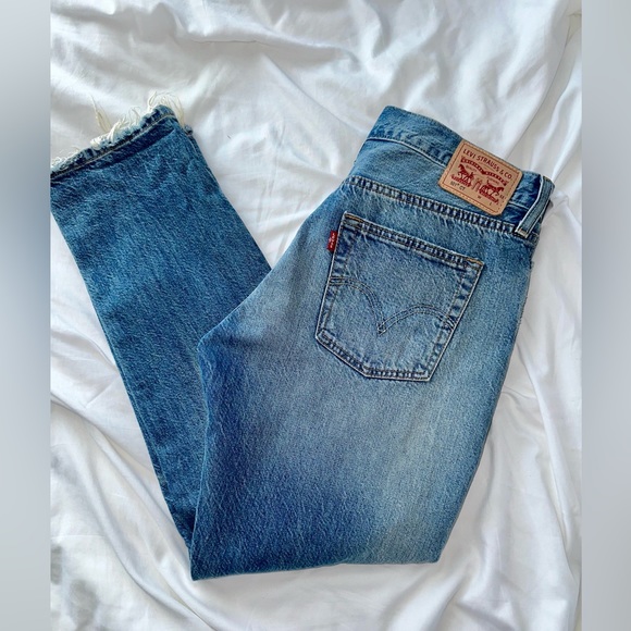Like New! Levi Strauss Gold Tag 501 Original Fit Distressed Size 27/32 - Picture 7 of 10